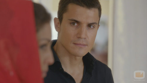 Morey preocupado por Fátima en el sexto capítulo de la segunda temporada de 'El Príncipe'