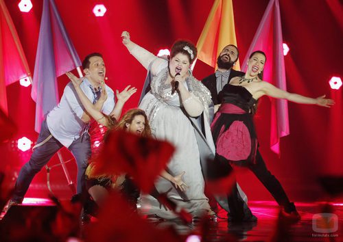 Bojana Stamenov, Serbia, en la Semifinal 1 de Eurovisión 2015
