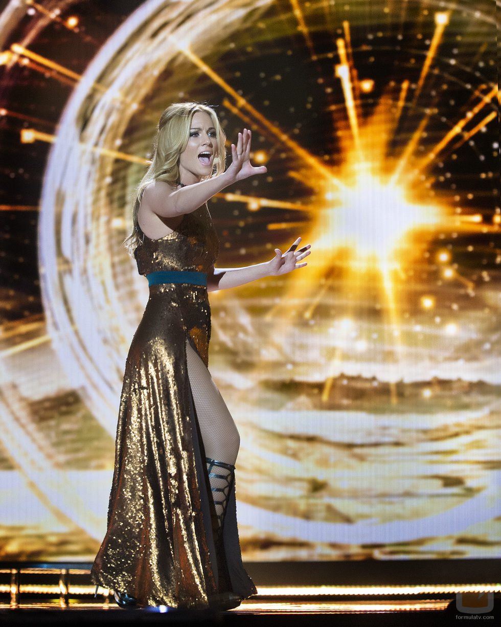El nuevo vestido dorado de Edurne en Eurovisión 2015