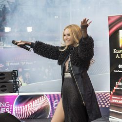 Edurne interpreta sus canciones en el Eurovision Village de Viena