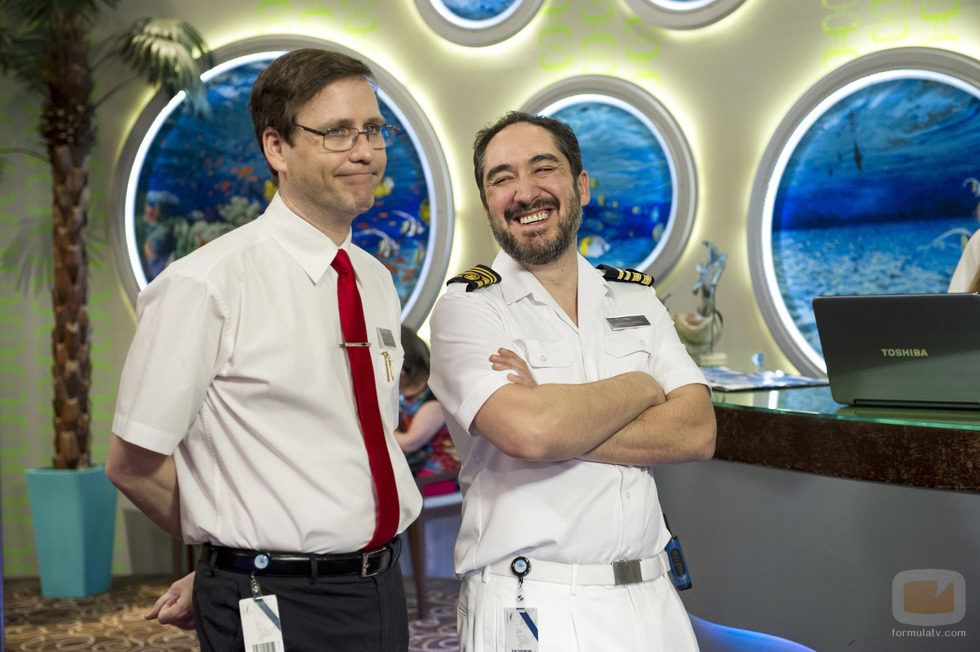 Mariano y Gabriel en el primer capitulo de la primera temporada de 'Anclados'