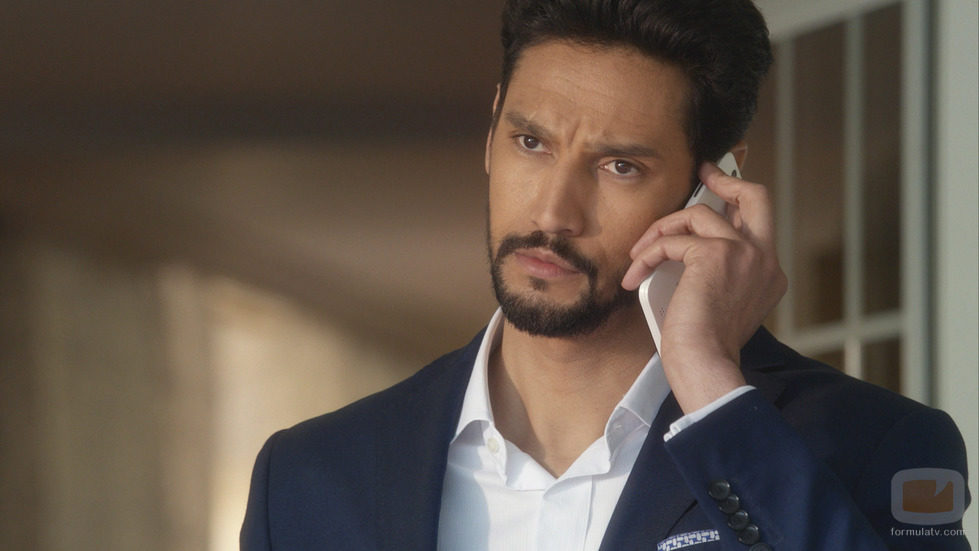 Khaled en en el octavo capítulo de la segunda temporada de 'El Príncipe'