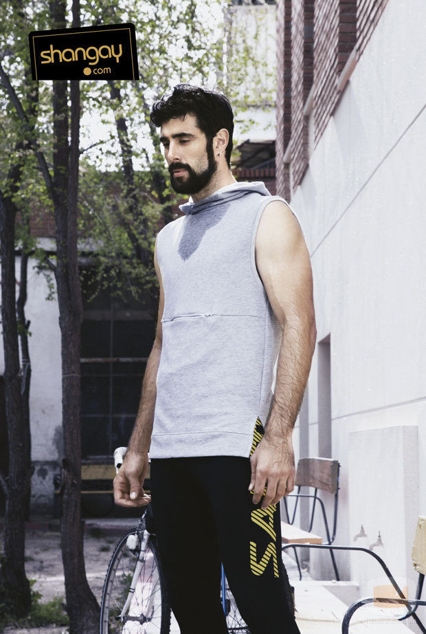 David Amor muestra su impresionante cuerpo en la revista Shangay