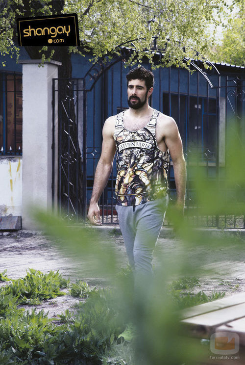 David Amor, cuerpo de infarto en la revista Shangay