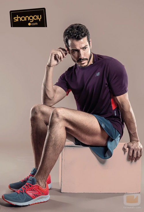 Alejandro Albarracín, más cachas que nunca en la revista Shangay