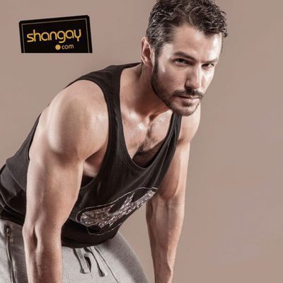 Alejandro Albarracín, espectacular cuerpo en la revista Shangay