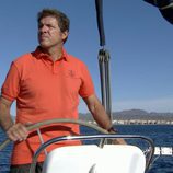Mario Picazo al timón del barco en 'Costa España' de TVE