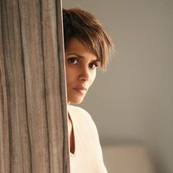 Molly Woods extraña todo en la vuelta a La Tierra en 'Extant'