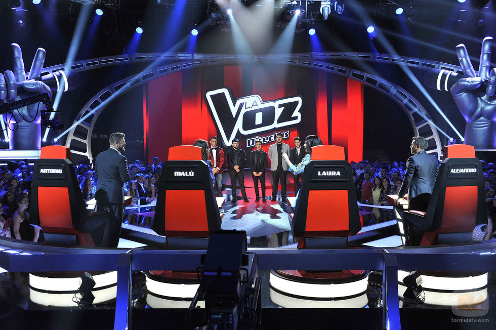 Los finalistas de 'La voz 3' esperan el veredicto de los coaches en la final