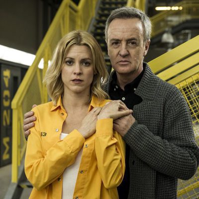 Macarena (Maggie Civantos) y Leopoldo Ferreiro (Carlos Hipólito) en 'Vis a vis'
