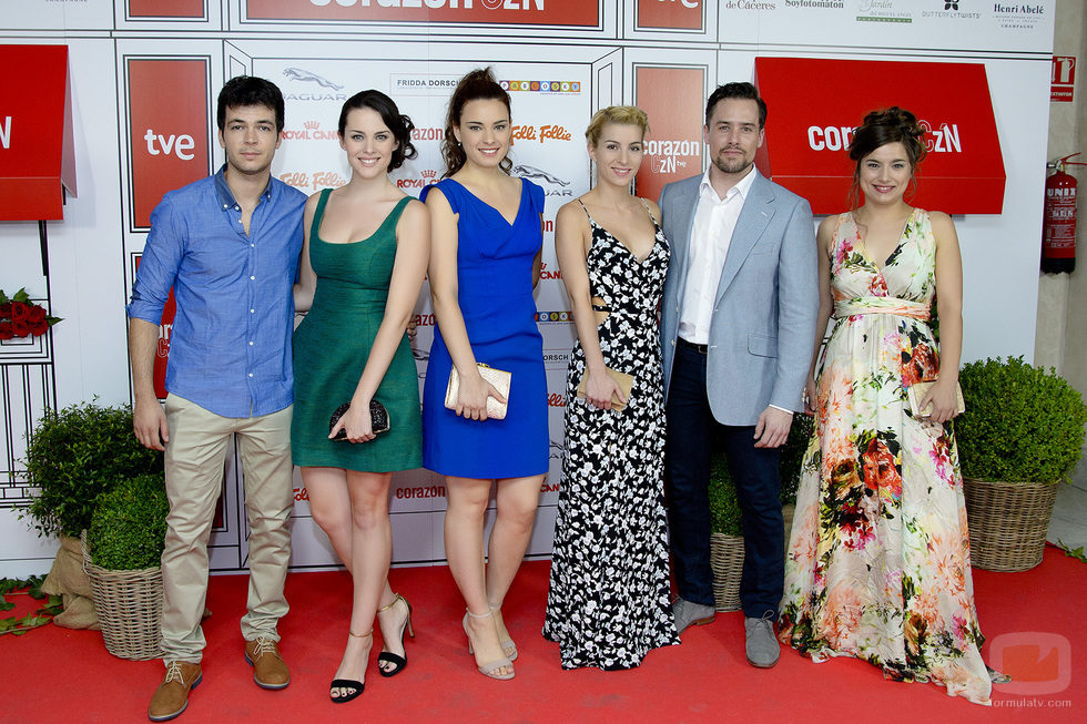 El reparto de 'Acacias 38' en el especial 5.000 programas de 'Corazón'