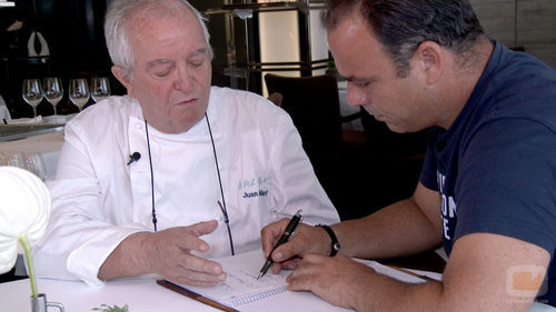 Ángel León junto a Juan Mari Arzak en el primer episodio de 'El Chef del Mar'