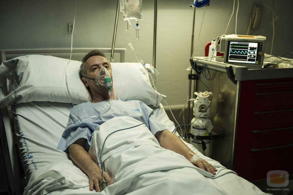 Leopoldo (Carlos Hipólito) es hospitalizado en el octavo capítulo de 'Vis a vis'