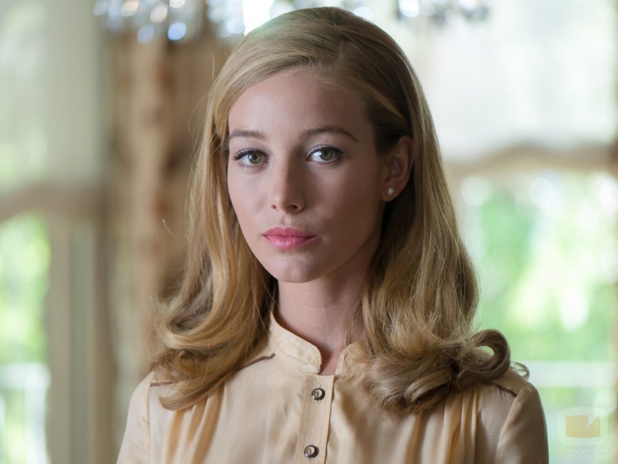 Charlotte Vega es Lucía Márquez en 'Velvet'