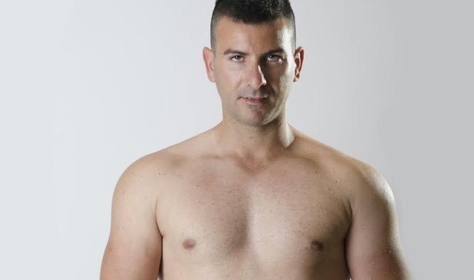 Isidiro Baides ('¿QQCCMH?') posa desnudo mostrando su cambio físico