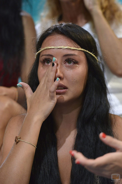 Lorena Da Souza se derrumba en 'Pasaporte a la isla'