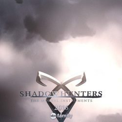Primer póster promocional de 'Shadowhunters: The Mortal Instruments'