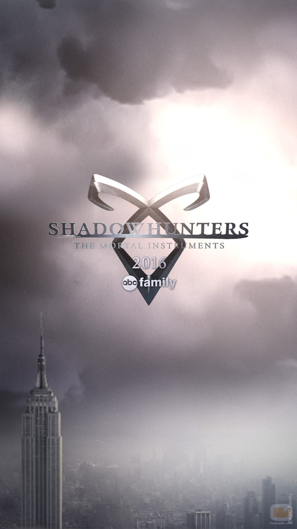 Primer póster promocional de 'Shadowhunters: The Mortal Instruments'