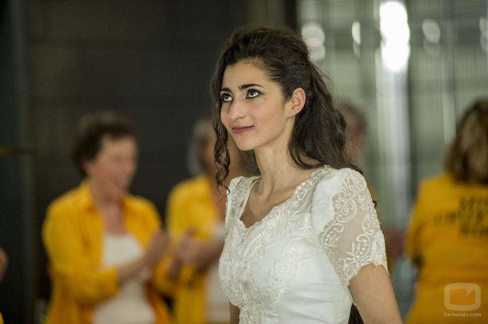 Saray sigue adelante con el matrimonio de conveniencia en el sexto capítulo de 'Vis a vis'