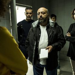 El inspector Castillo con Fabio y Miranda en el cuarto capítulo de 'Vis a Vis'