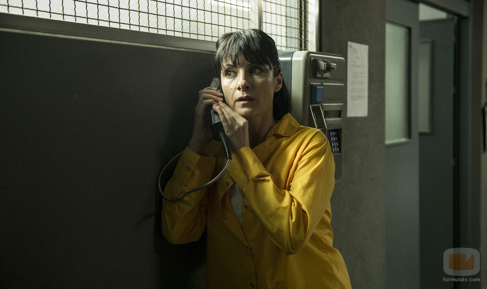 Zulema recibe una llamada en el cuarto capítulo de 'Vis a vis'