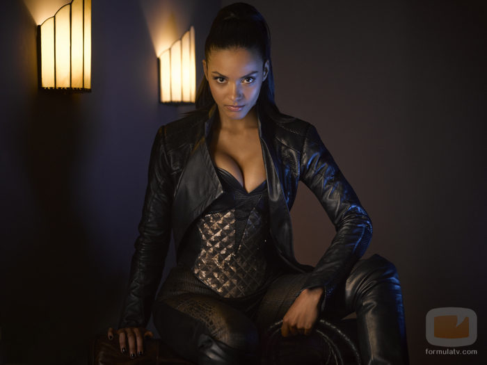 Jessica Lucas, en la segunda temporada de Gotham