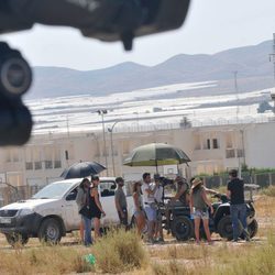 El equipo de rodaje de 'Mar de plástico' ultimando la grabación 