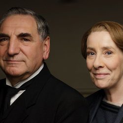 Mr.Carson y Mrs. Hughes en las fotos promocionales de 'Downton Abbey'