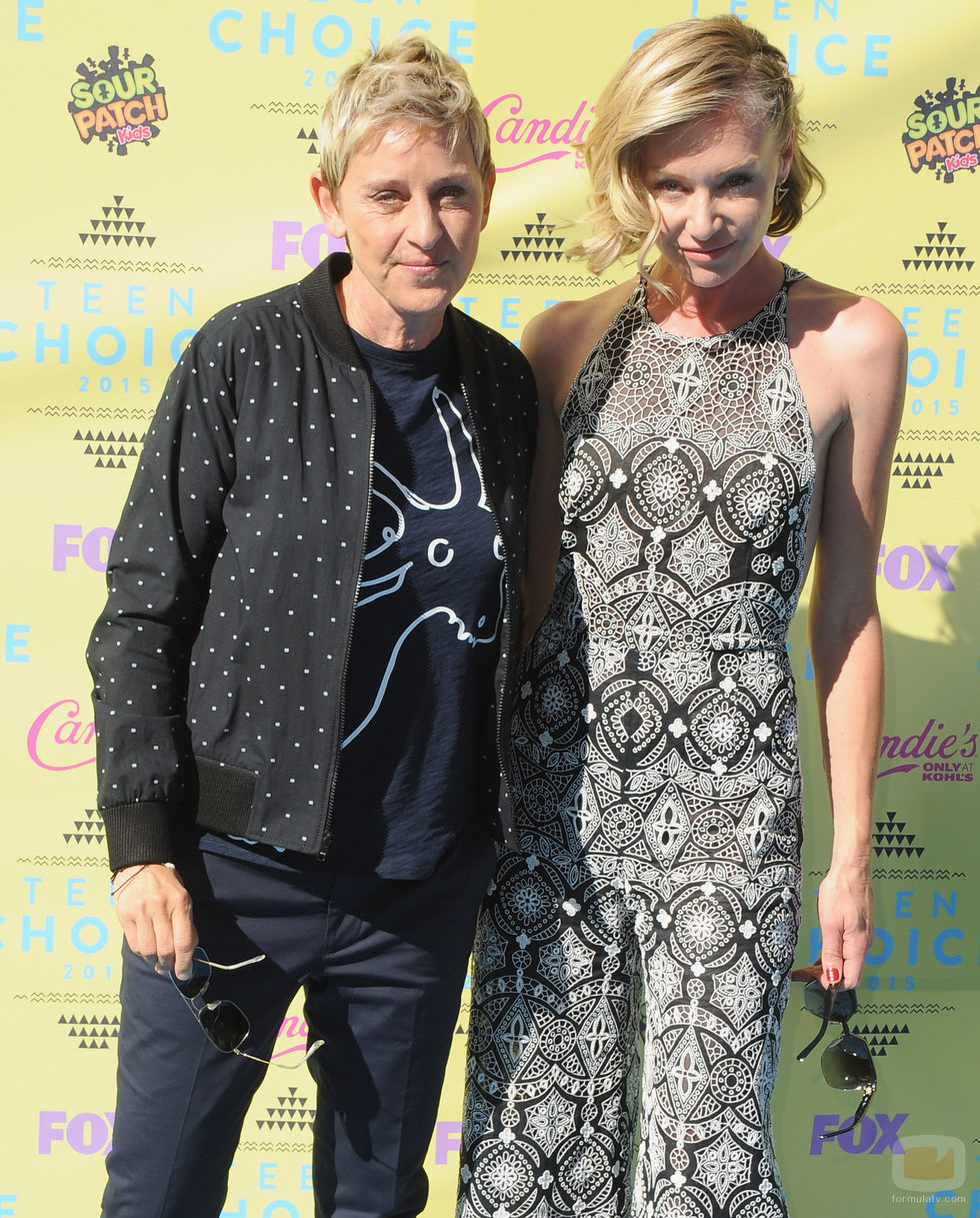 Ellen DeGeneres y Portia de Rossi en los Teen Choice Awards 2015