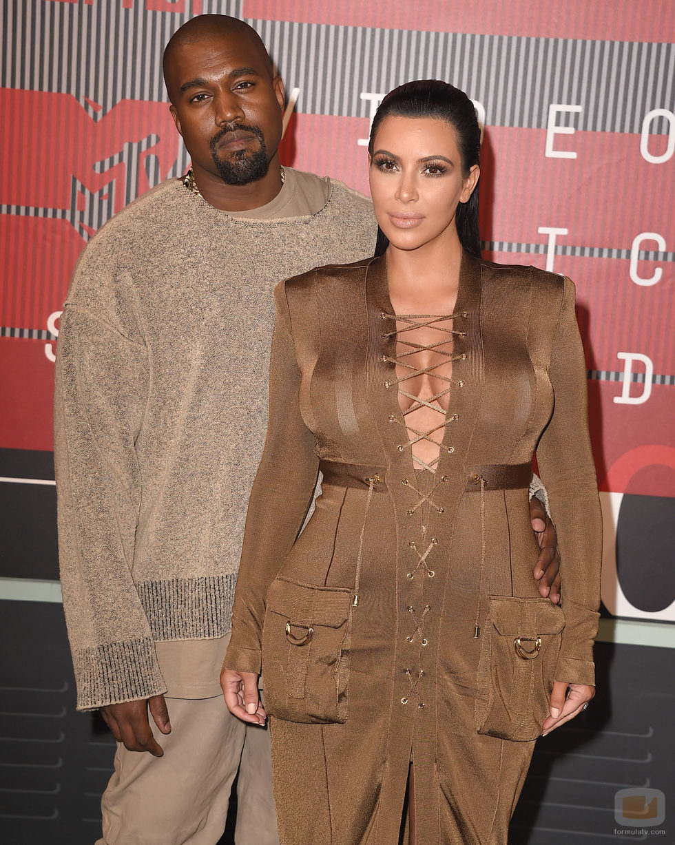 Kanye West y Kim Kardashian en los MTV Video Music Awards 2015