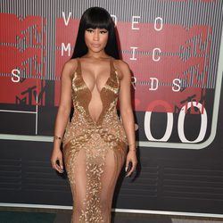 Nicki Minaj posa en la alfombra roja de los VMA's 2015