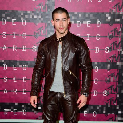 Nick Jonas en la alfombra roja de los MTV VMA 2015