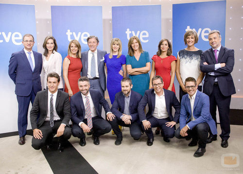 Los presentadores de Informativos de TVE posan para la nueva temporada