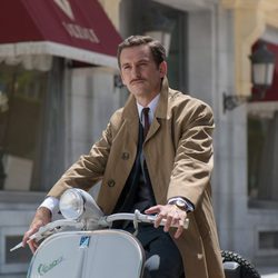 Raúl Arévalo interpreta al nuevo secretario, Víctor, en la nueva temporada de 'Velvet'