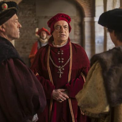 Chièvres, Adriano de Utrecht y Carlos V en 'Carlos, Rey Emperador'