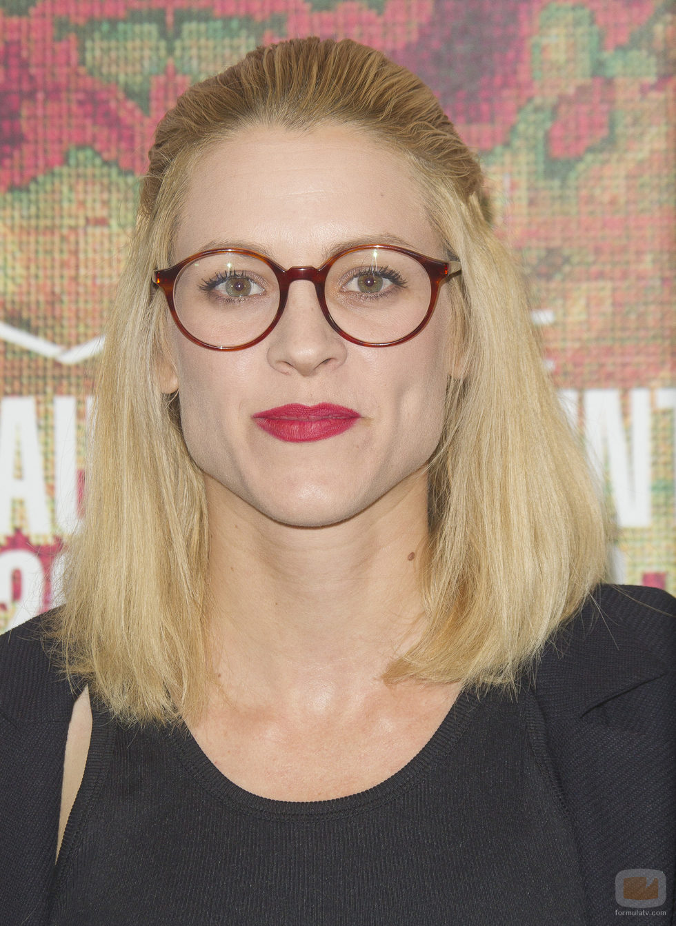 Maggie Civantos, con gafapastas