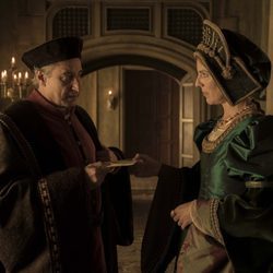 Margarita de Habsburgo conversa con Mercurino en 'Carlos, Rey Emperador'