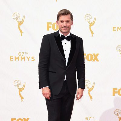 Nikolaj Coster-Waldau en la alfombra roja de los Emmy 2015