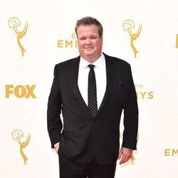 Eric Stonestreet en la alfombra roja de los Emmy 2015