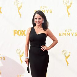 Julia Louis-Dreyfus en la alfombra roja de los Emmy 2015