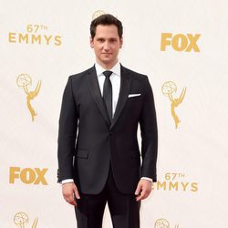 Matt McGorry en los Emmy 2015