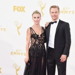 Julianne Hough y Derek Hough en los Emmys 2015