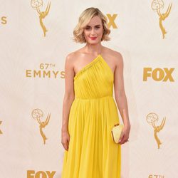 Taylor Schilling en los Emmy 2015