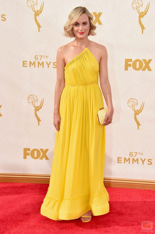 Taylor Schilling en los Emmy 2015