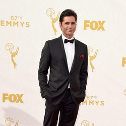 John Stamos en los Emmy 2015