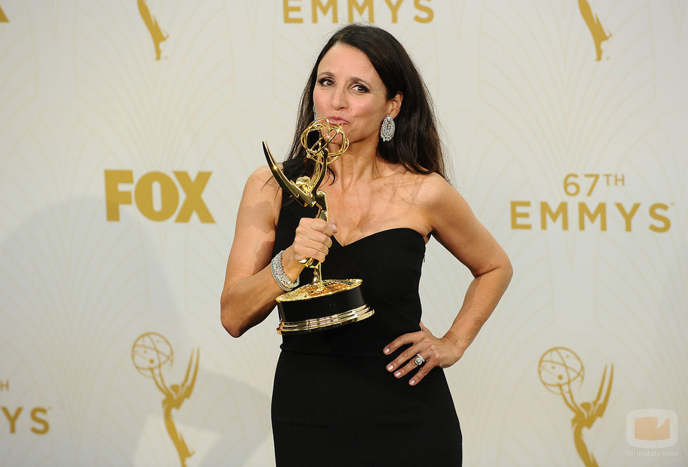 Julia Louis-Dreyfus, radiante ganadora en los Emmy 2015