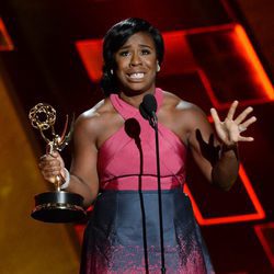 Uzo Aduba, entre lágrimas, en los premios Emmy 2015