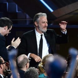 Jon Stewart se despide, por el momento, de todos en los Emmy 2015