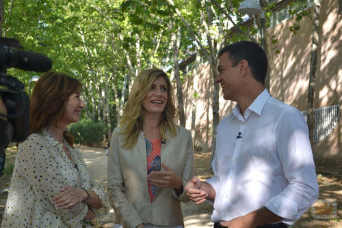 La mujer de Pedro Sánchez (PSOE) se une a la entrevista con Ana Rosa
