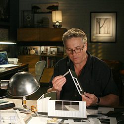 William Petersen construye una maqueta
